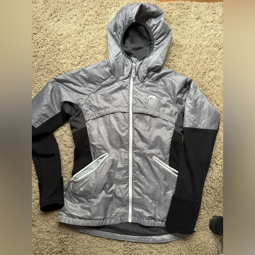 Women’s Ultimate Direction Ventro Puffy Jacket Sz Small